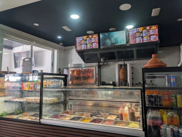 Paktos Snack Bar Indoor Screen